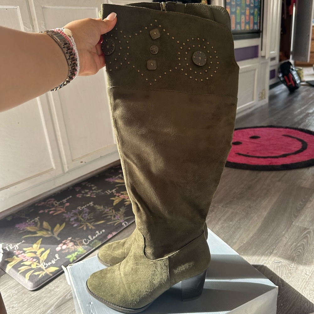 Cow girl inspired boots from Cloudwalkers slightly used